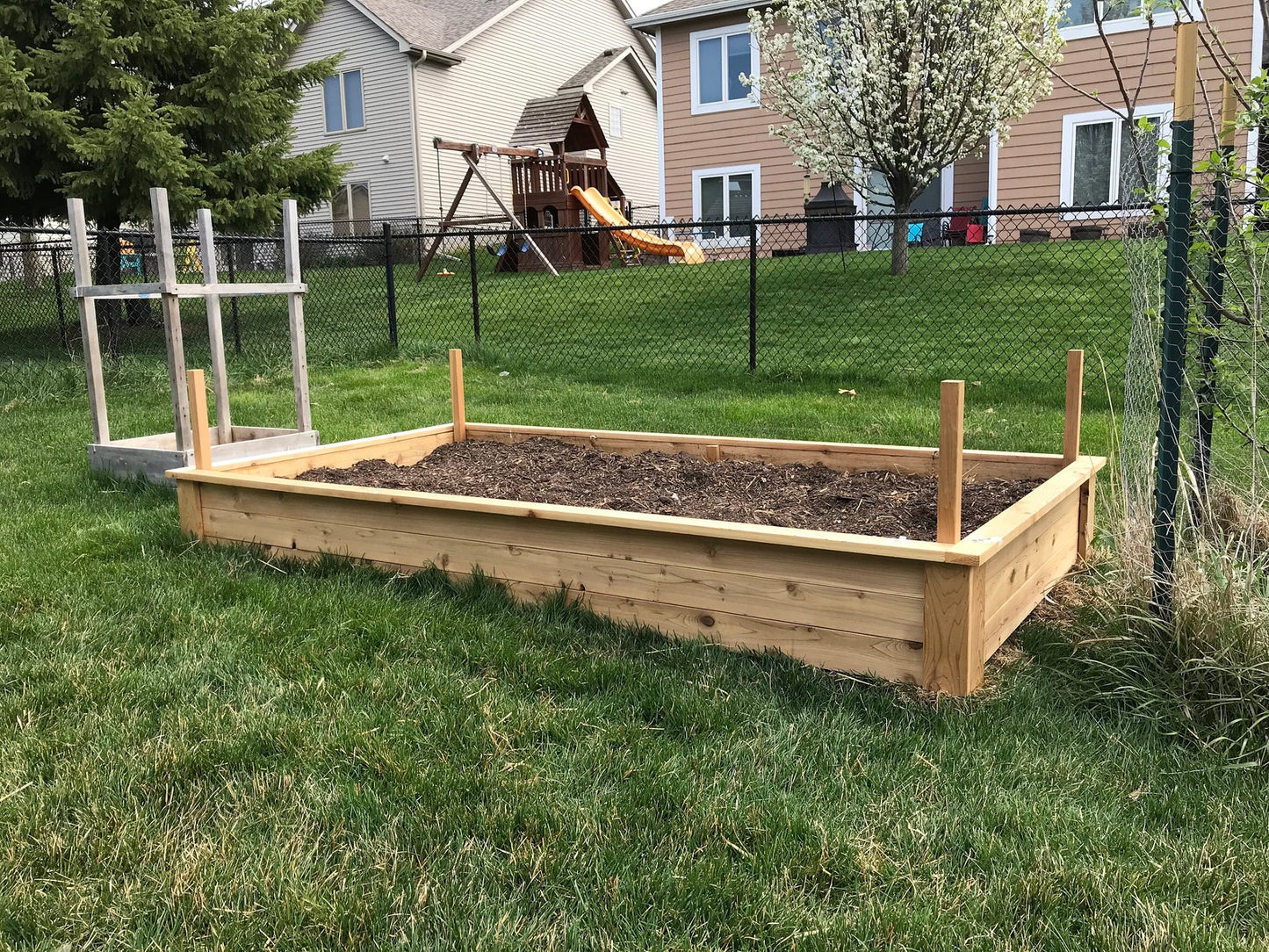 Raise Garden Bed Plans (Digital File Only)