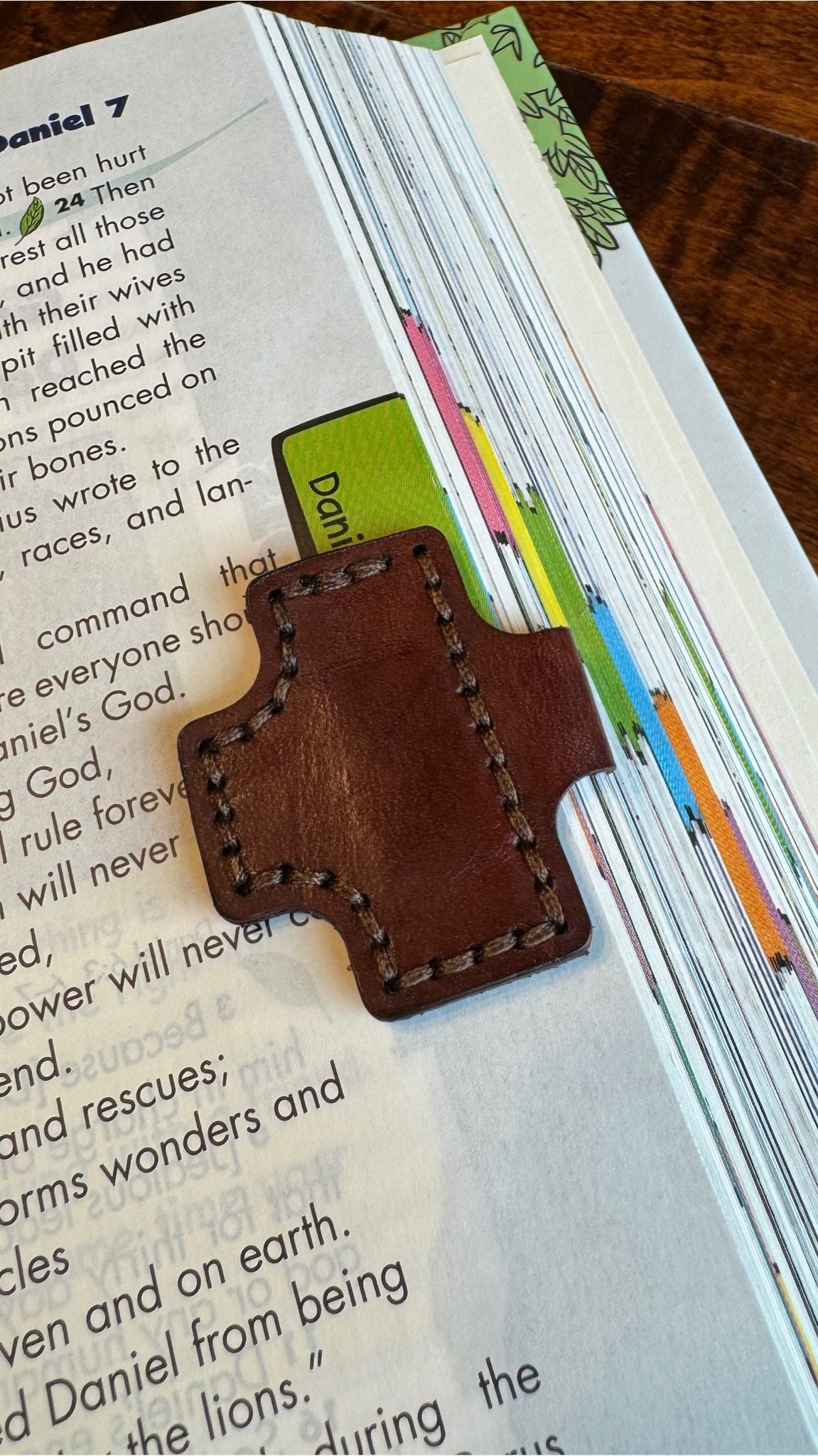Magnetic Leather Bookmark – SVG Laser Cut File Digital Download